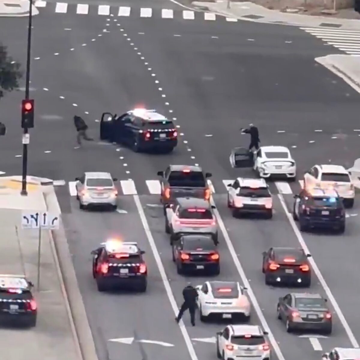 San Jose officer injured, armed carjacking suspect dead following shootout | New York Post 1 San Jose officer injured, armed carjacking suspect dead following shootout | New York Post