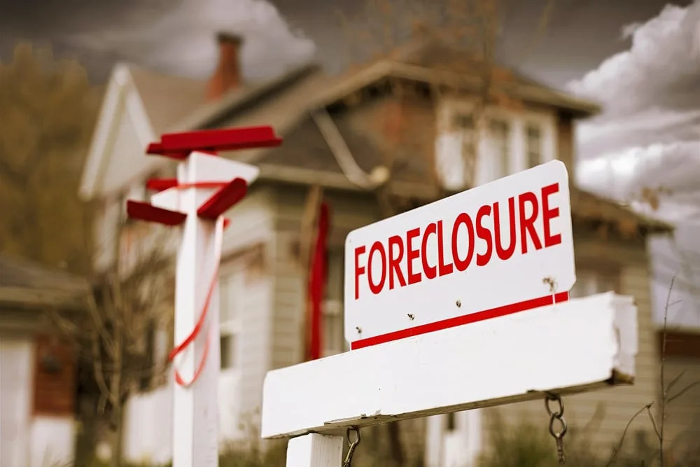 He Could 'Easily' Save His Pregnant Fiancée's Parents From Foreclosure, But He Refuses To Help Because The House Was Once Already Paid Off - California Legal Guide | CPT Law 1 He Could 'Easily' Save His Pregnant Fiancée's Parents From Foreclosure, But He Refuses To Help Becau