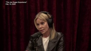 Knowledge Base 7 Cheryl Hines tells Rogan about the backlash RFK Jr faced from Dems while running as a Democrat - Cal